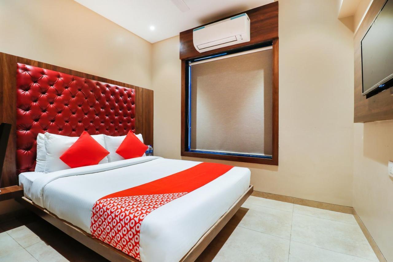 Oyo 70475 Hotel Sea Breeze Mumbai Exterior photo